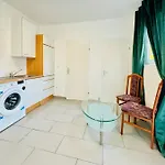 Chic 2Br Apt For 6 Person Direct City Access