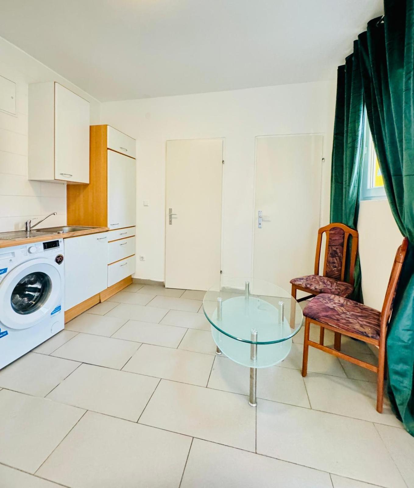 Apartment Chic 2br For 6 Person Direct Access Wien