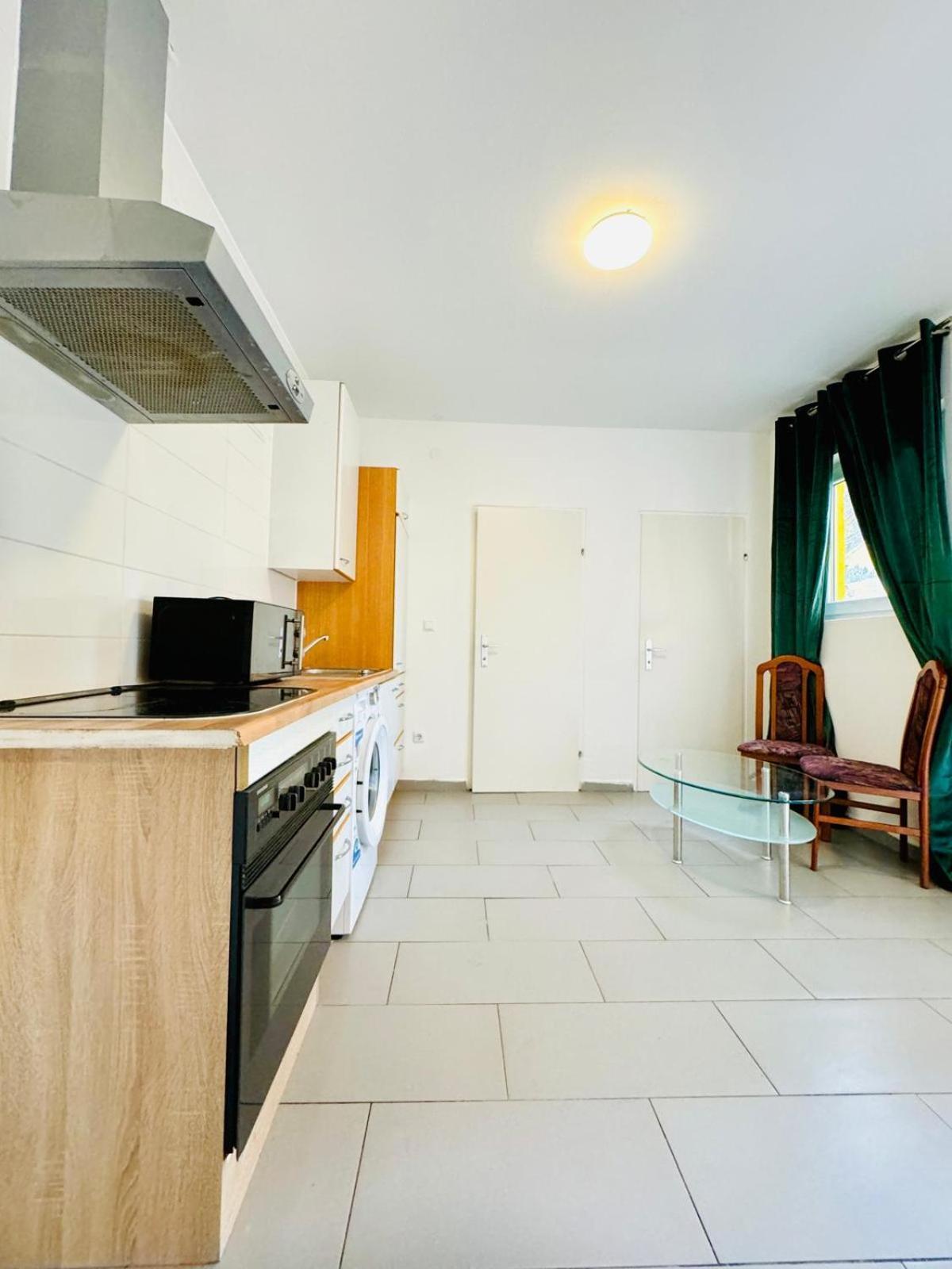 Chic 2br For 6 Person Direct Access Apartment