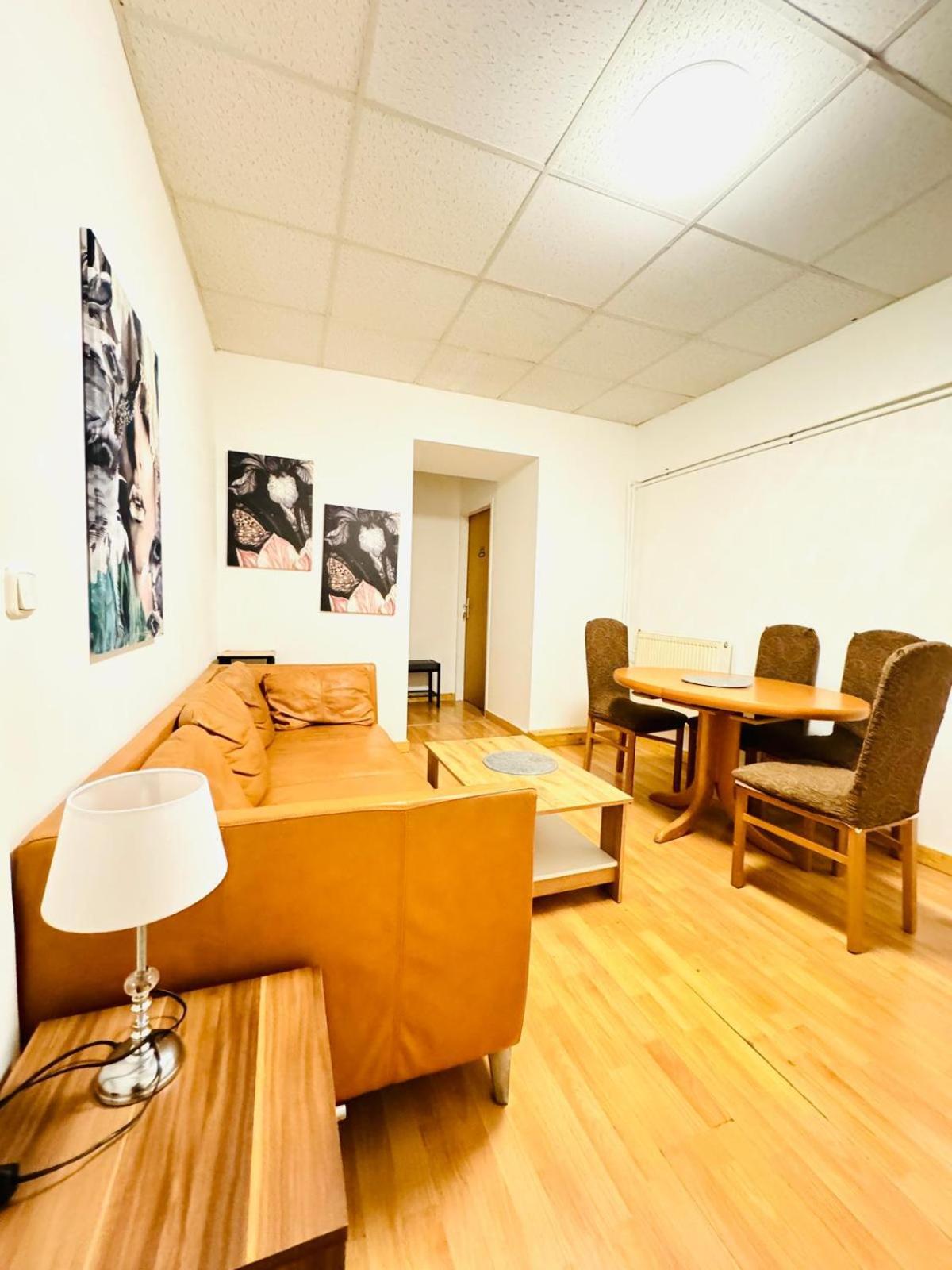 Chic 2br For 6 Person Direct Access Apartment *