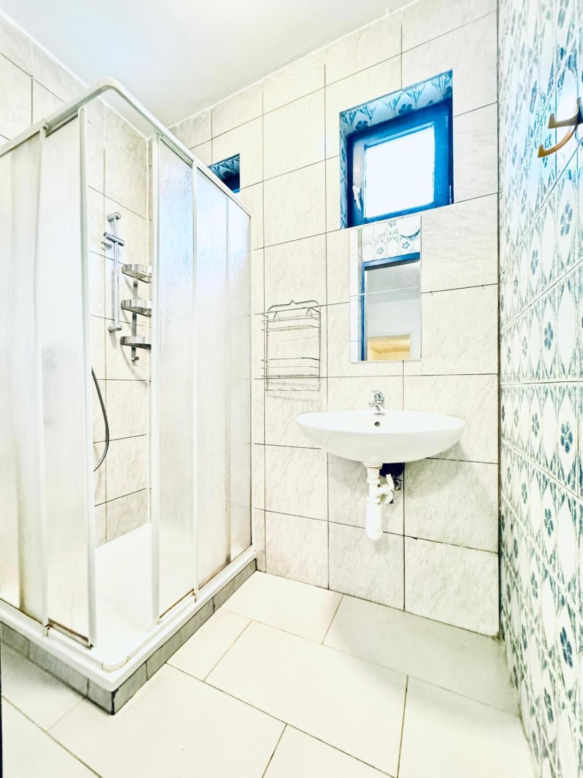 Chic 2br For 6 Person Direct Access Apartment *